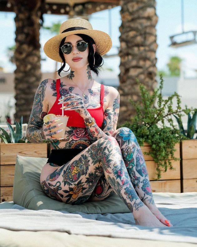 Annɑ Meliani: The Tattooed Model Redefining Beauty Standards in Fashion - mysteriousevent.com