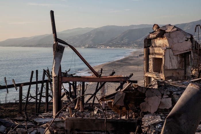 Woolsey wildfire in malibu