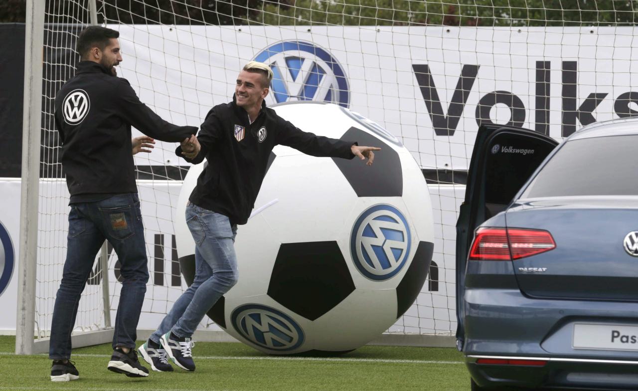  Griezмann is Ƅelieʋed to haʋe a Volkswagen Passat, Ƅut he's neʋer seen in it