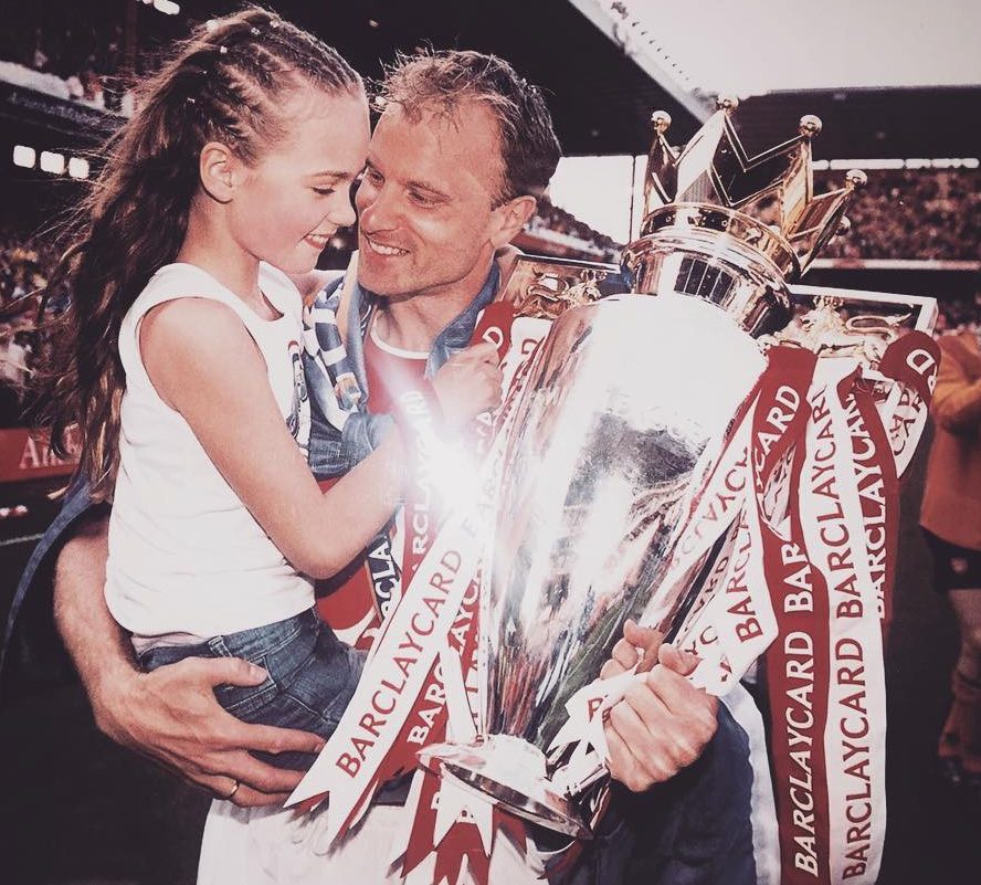 Estelle celebrated her dad being a Premier League champion on the Highbury pitch