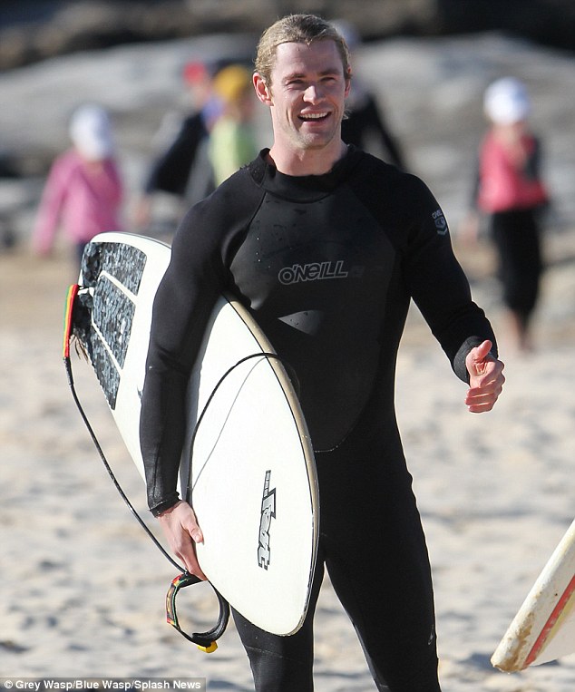 Chris Hemsworth surfing in Sydney