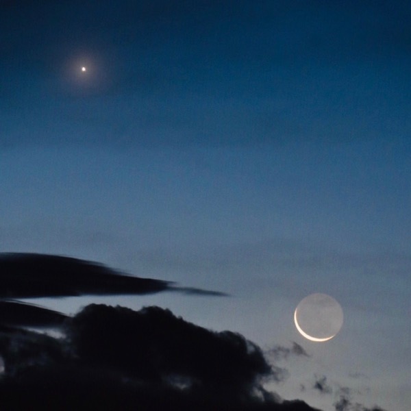 EarthSky | Young moon returns July 11, Venus and Mars conjunction